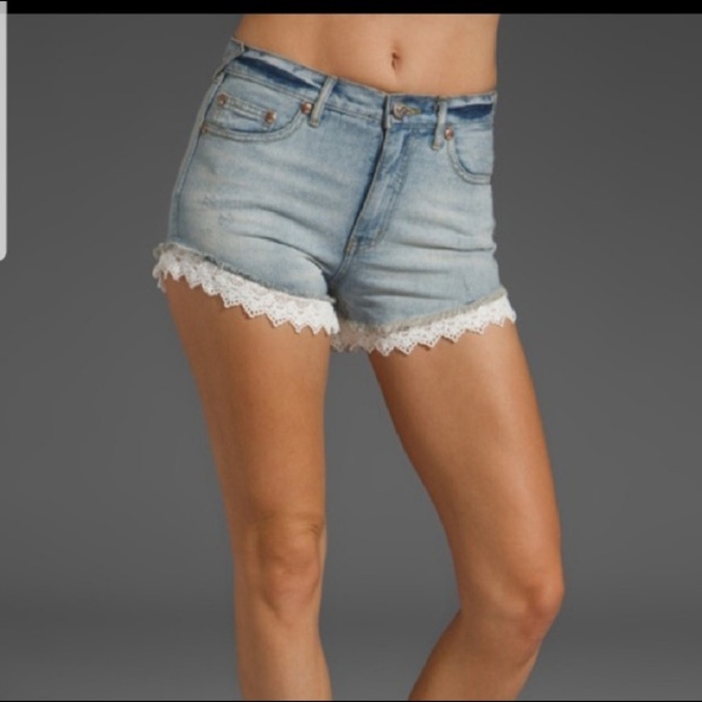 HOST PICK!! πππ¨FREE PEOPLE SHORTS - Picture 1 of 3